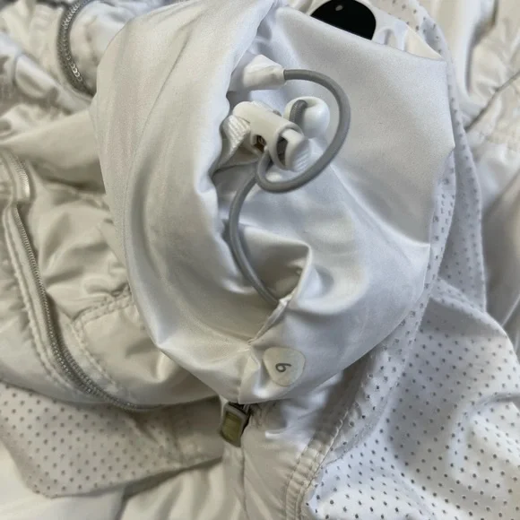 Lululemon Light Jacket - Picture 6 of 6